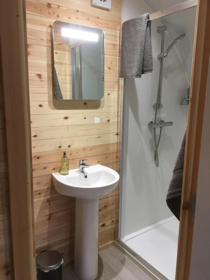Orchard Luxe Glamping Pod Hotell Dungannon Exteriör bild