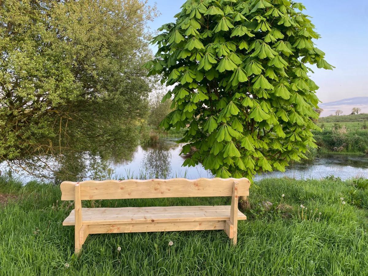 Orchard Luxe Glamping Pod Hotell Dungannon Exteriör bild